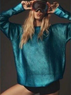 Beach Riot Callie Sweater Galaxy Shine.
Shimmery Teal Ribbed Crewneck Sweater